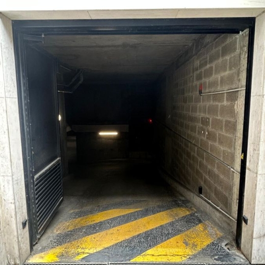  Annonces ALFORTVILLE : Garage / Parking | PARIS (75015) | 12 m2 | 120 &euro; 