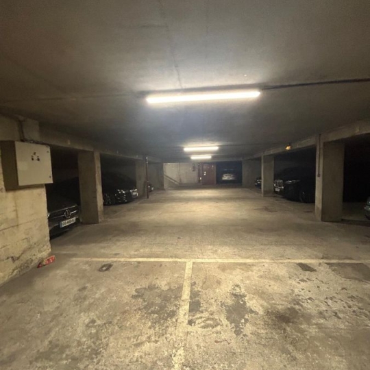  Annonces ALFORTVILLE : Garage / Parking | PARIS (75015) | 12 m2 | 120 &euro; 