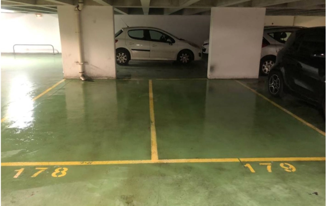 Annonces ALFORTVILLE : Garage / Parking | PARIS (75011) | 12 m2 | 110 &euro; 