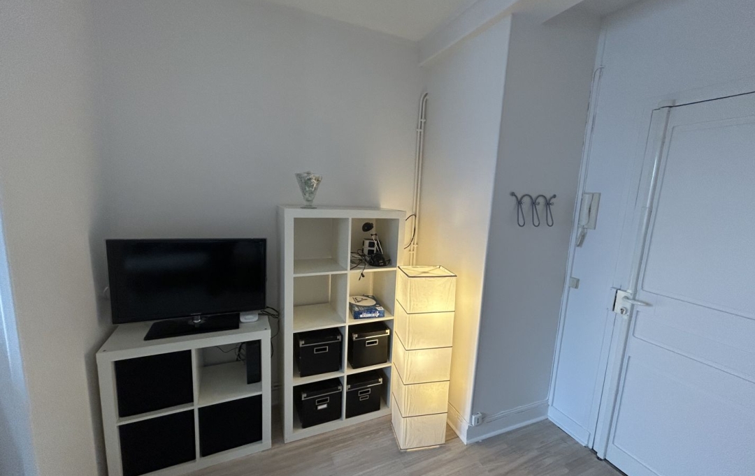 Annonces ALFORTVILLE : Apartment | PARIS (75016) | 19 m2 | 935 &euro; 