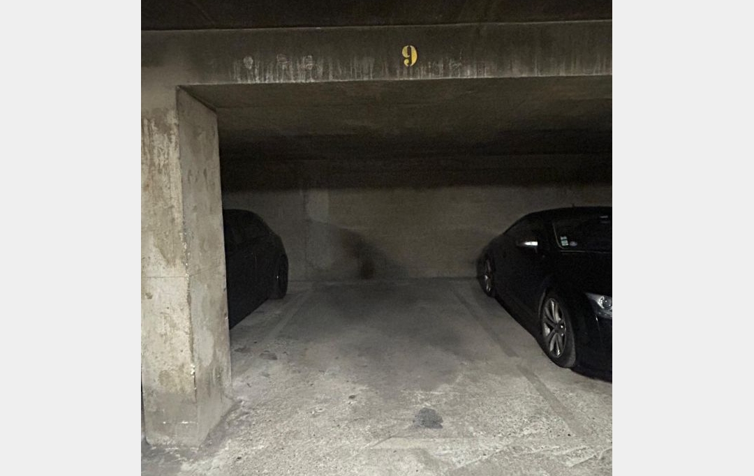 Annonces ALFORTVILLE : Garage / Parking | PARIS (75015) | 12 m2 | 120 &euro; 