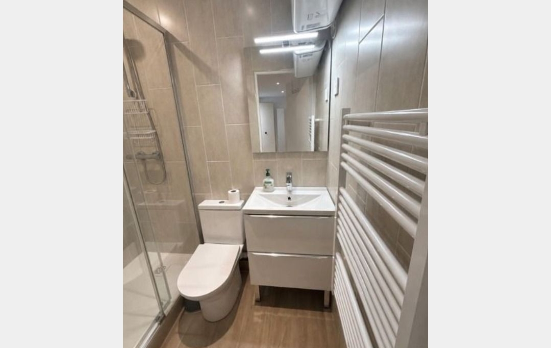 Annonces ALFORTVILLE : Local / Bureau | PARIS (75015) | 30 m2 | 260 000 &euro; 
